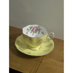 Queen Anne Yellow Bone China Tea Cup & Saucer Pink Roses Gold Filigree England